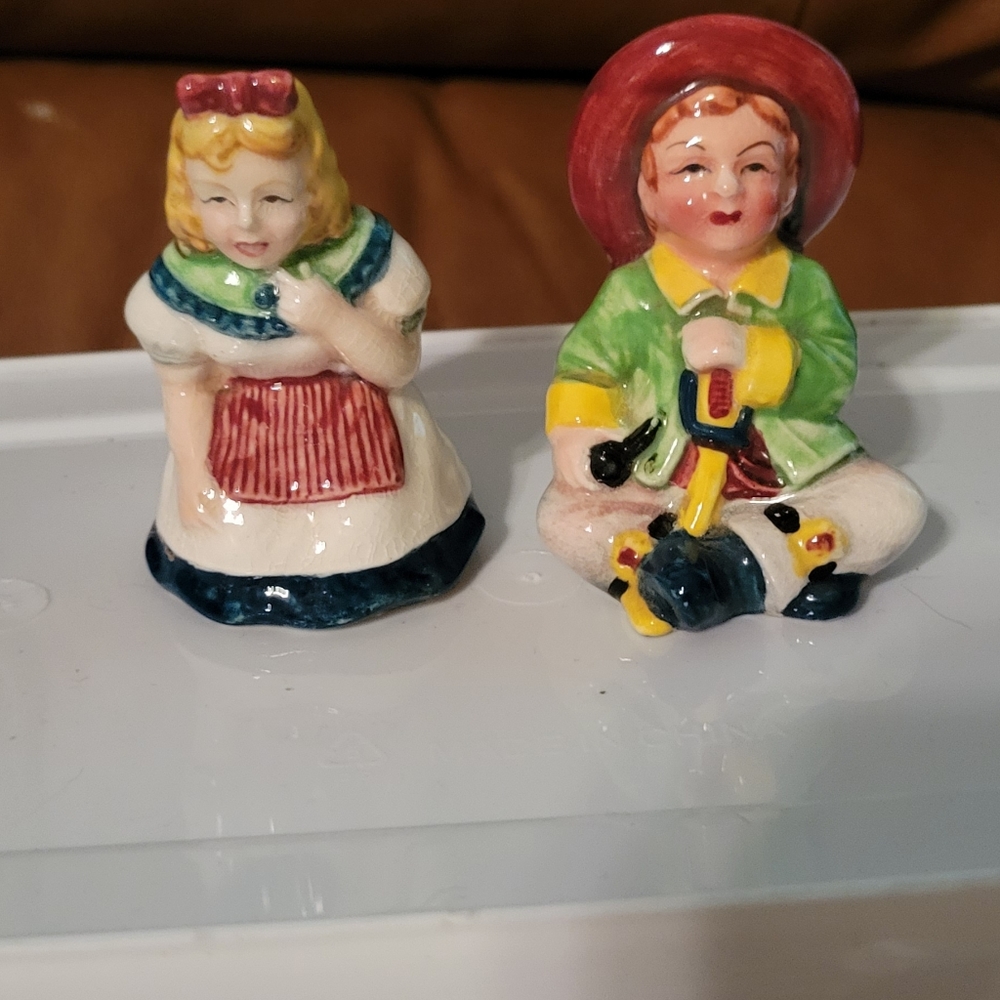 Vintage salt and pepper shakers
